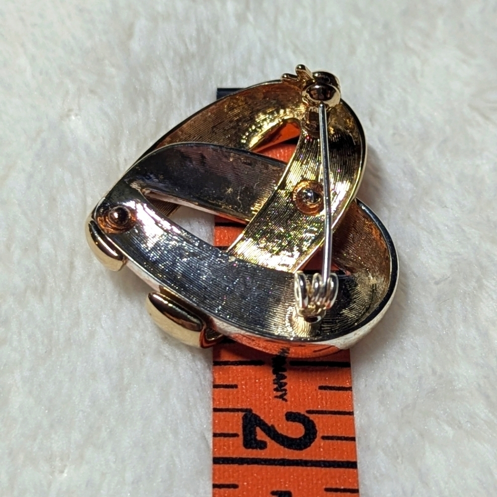 Vintage Goldtone and Silvertone Open Heart Brooch - Picture 4 of 4